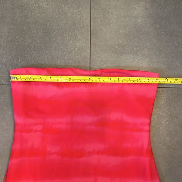 h:ours Rios Maxi Dress in Strawberry Tie Dye - Picture 6 of 11